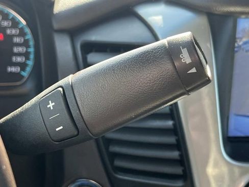 Used 2018 Chevrolet Tahoe Premier AWD/4WD image 30