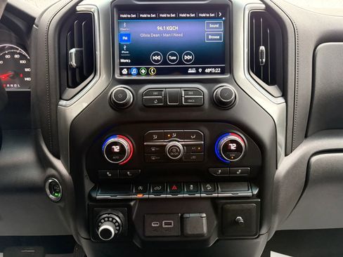 Used 2020 Chevrolet Silverado 1500 LT w/ All-Star Edition AWD/4WD image 13