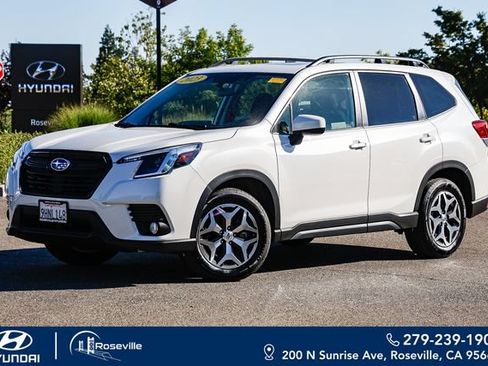 Used 2023 Subaru Forester Premium AWD/4WD image 1