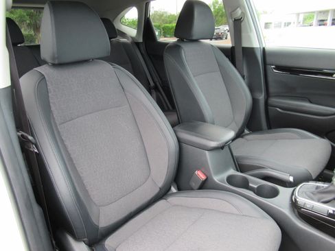 Used 2024 Kia Seltos S FWD image 9