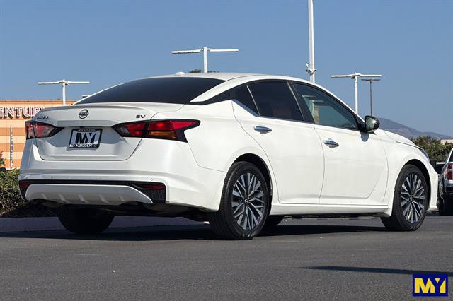 Used 2024 Nissan Altima 2.5 SV FWD image 4