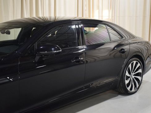 New 2026 Bentley Flying Spur Plug-In Hybrid image 8
