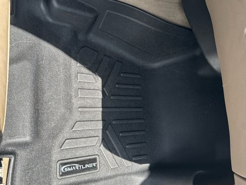 Used 2020 Chevrolet Suburban LT image 10