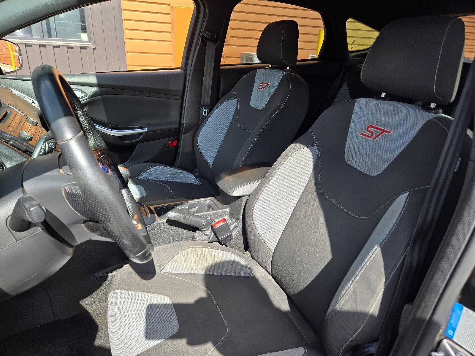 Used 2016 Ford Focus ST FWD image 10