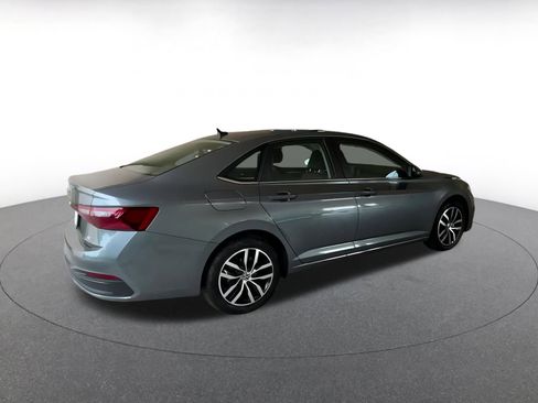 Used 2025 Volkswagen Jetta SE image 15