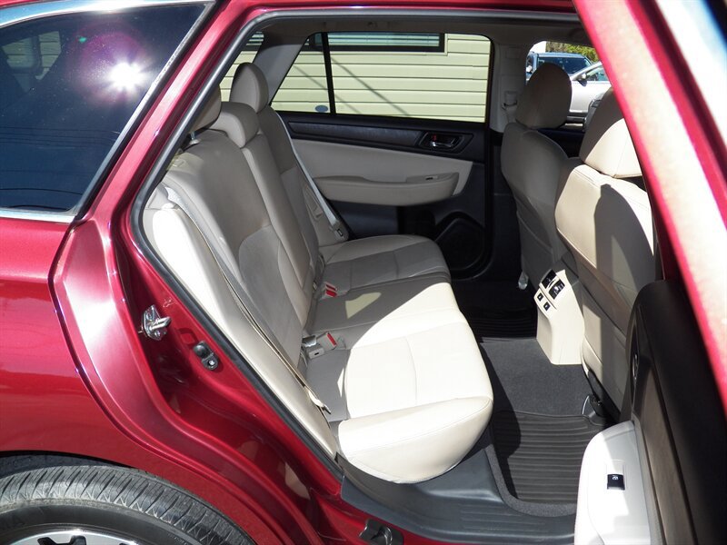 Used 2017 Subaru Outback 2.5i Limited AWD/4WD image 14