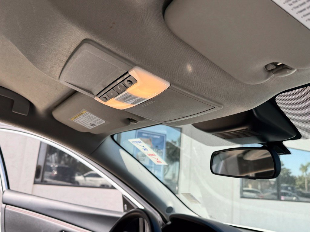 Used 2025 Nissan Sentra SR FWD image 23