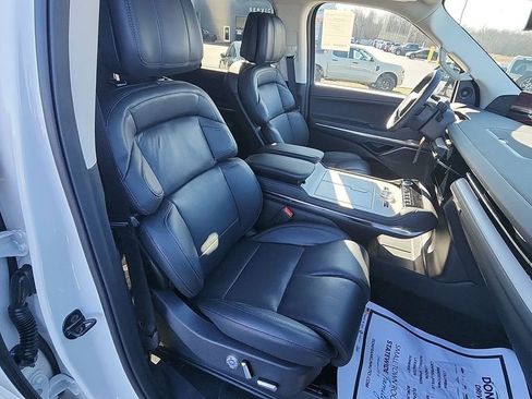 New 2025 Lincoln Navigator Reserve image 31