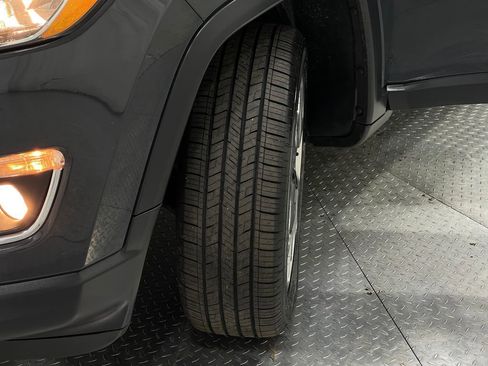 Used 2018 Jeep Compass Limited image 33