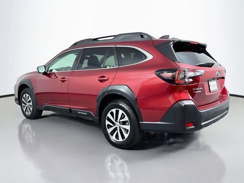 Used 2024 Subaru Outback Premium AWD/4WD image 8