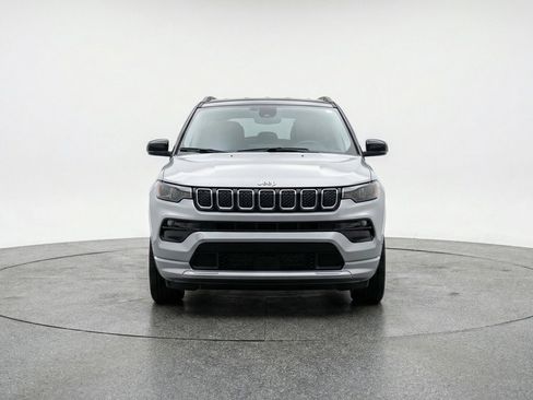 Used 2025 Jeep Compass Limited image 2