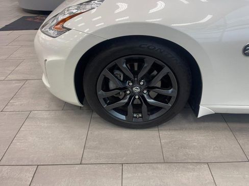Used 2017 Nissan 370Z Touring image 6