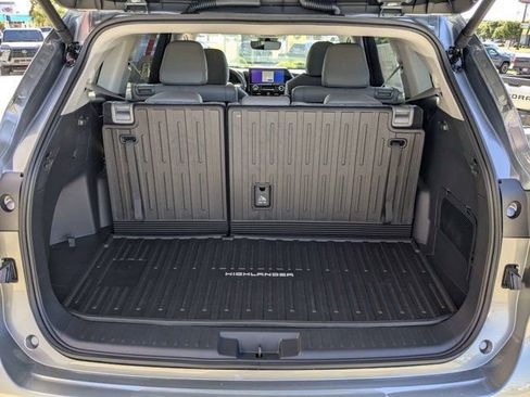 New 2026 Toyota Highlander XLE AWD/4WD image 13