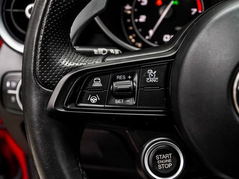 Used 2023 Alfa Romeo Giulia Veloce image 29