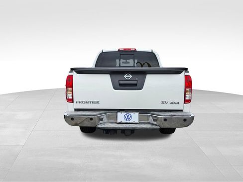 Used 2016 Nissan Frontier SV w/ SV Value Truck Package AWD/4WD image 5