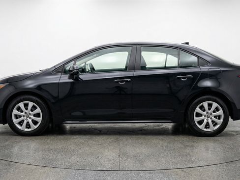 Used 2025 Toyota Corolla LE FWD image 5