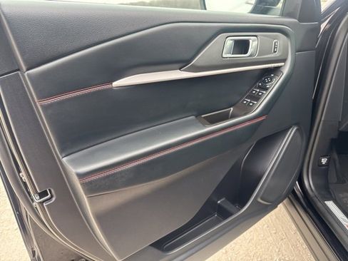Used 2025 Ford Explorer ST-Line w/ ST-Line Street Pack image 18