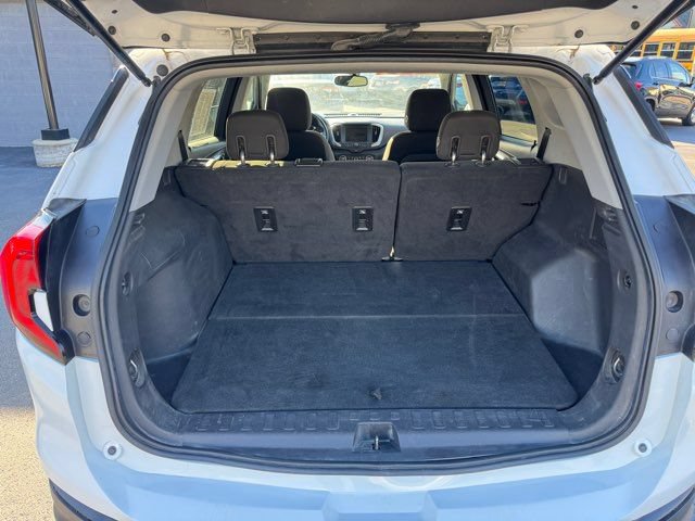Used 2019 GMC Terrain SLE w/ Driver Convenience Package FWD image 6