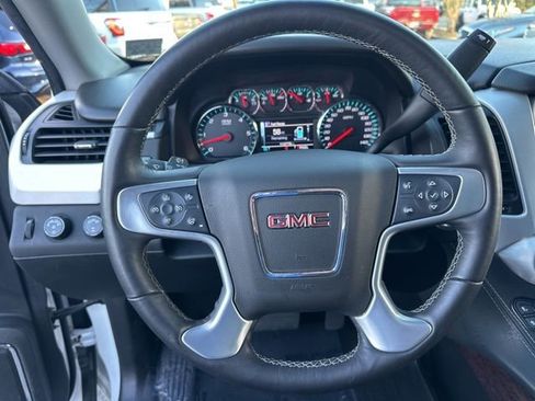 Used 2018 GMC Yukon SLT image 16