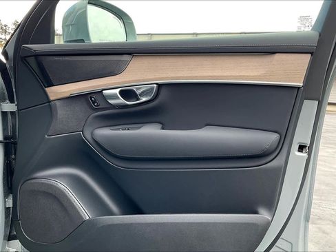 New 2026 Volvo XC90 B5 Plus image 31