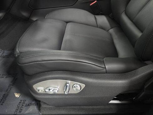 Certified 2026 Porsche Macan S AWD/4WD image 23