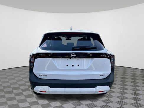 New 2025 Nissan Kicks SV image 8