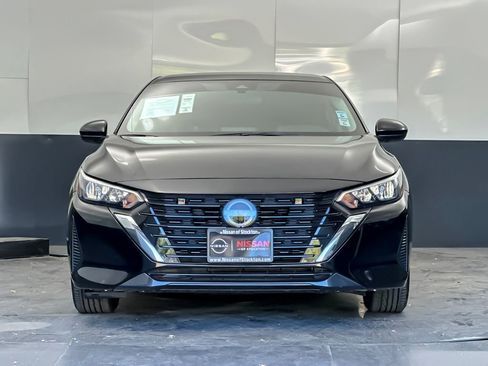 Used 2024 Nissan Sentra SV FWD image 8