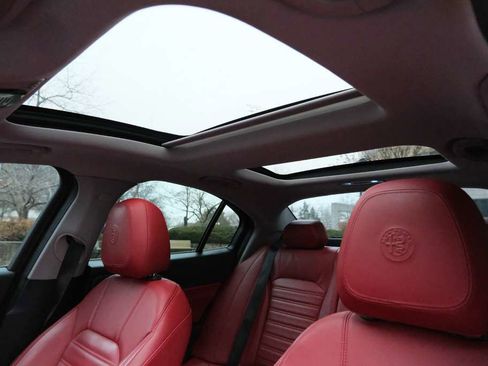 Used 2019 Alfa Romeo Giulia Ti w/ Quick Order Package 22Z Lusso image 33