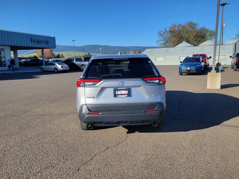 Used 2024 Toyota RAV4 LE AWD/4WD image 12