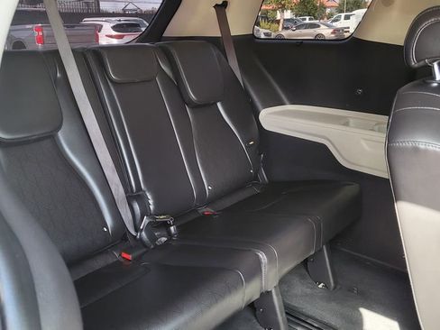 Used 2022 Kia Carnival EX FWD image 22