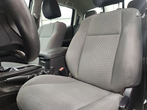 Used 2020 Toyota Tacoma SR image 12