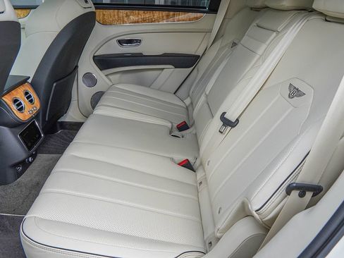 Certified 2023 Bentley Bentayga AWD/4WD image 41
