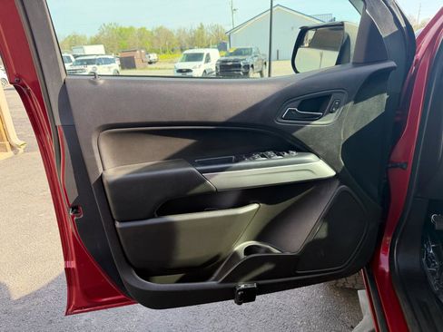 Used 2019 Chevrolet Colorado LT w/ LT Convenience Package image 12