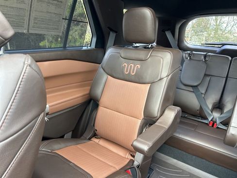 Used 2022 Ford Explorer King Ranch image 12