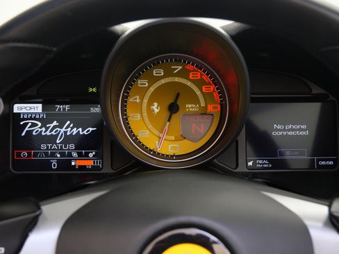 Used 2019 Ferrari Portofino RWD image 44