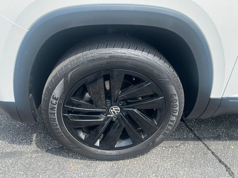 Used 2023 Volkswagen Atlas Cross Sport SE w/ Black Wheel Package AWD/4WD image 10