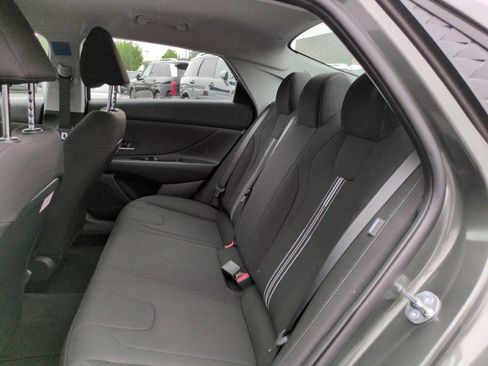 New 2026 Hyundai Elantra Hybrid FWD image 33