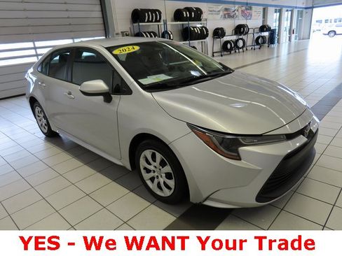 Used 2024 Toyota Corolla LE image 17