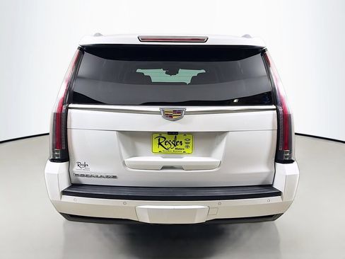 Used 2017 Cadillac Escalade ESV Premium Luxury AWD/4WD image 7