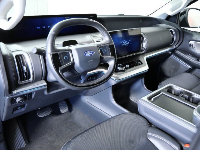 Used 2025 Ford Expedition Max Platinum AWD/4WD image 5