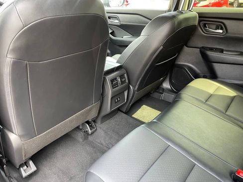 Certified 2024 Nissan Rogue SV w/ SV Premium Package AWD/4WD image 11