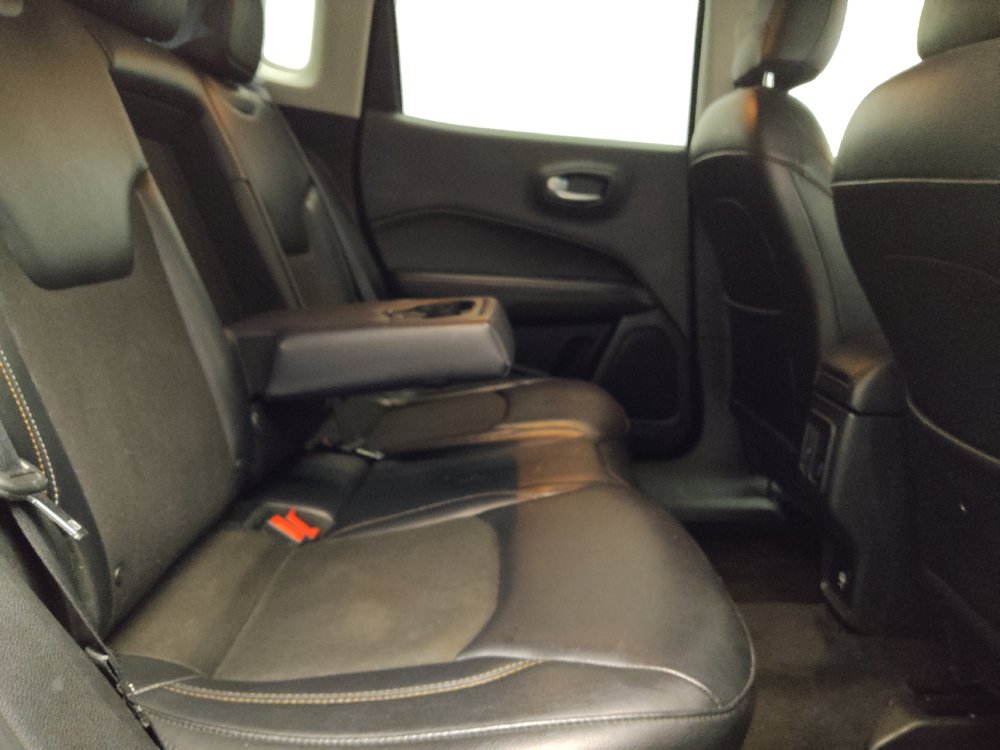 Used 2018 Jeep Compass Latitude AWD/4WD image 19