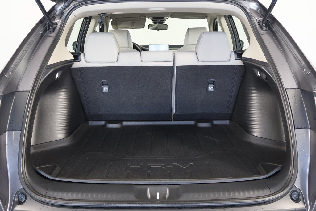 Used 2025 Honda HR-V LX image 12