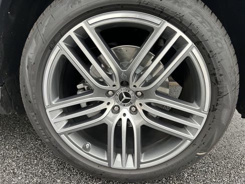 Certified 2025 Mercedes-Benz GLS 450 4MATIC image 10