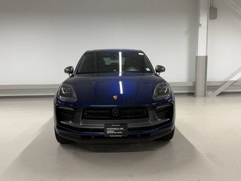 Certified 2026 Porsche Macan AWD/4WD image 8