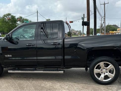 Used 2015 Chevrolet Silverado 1500 LT w/ Texas Edition, 1LT Trim RWD image 4