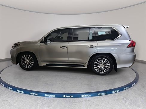 Used 2018 Lexus LX 570 4WD image 9