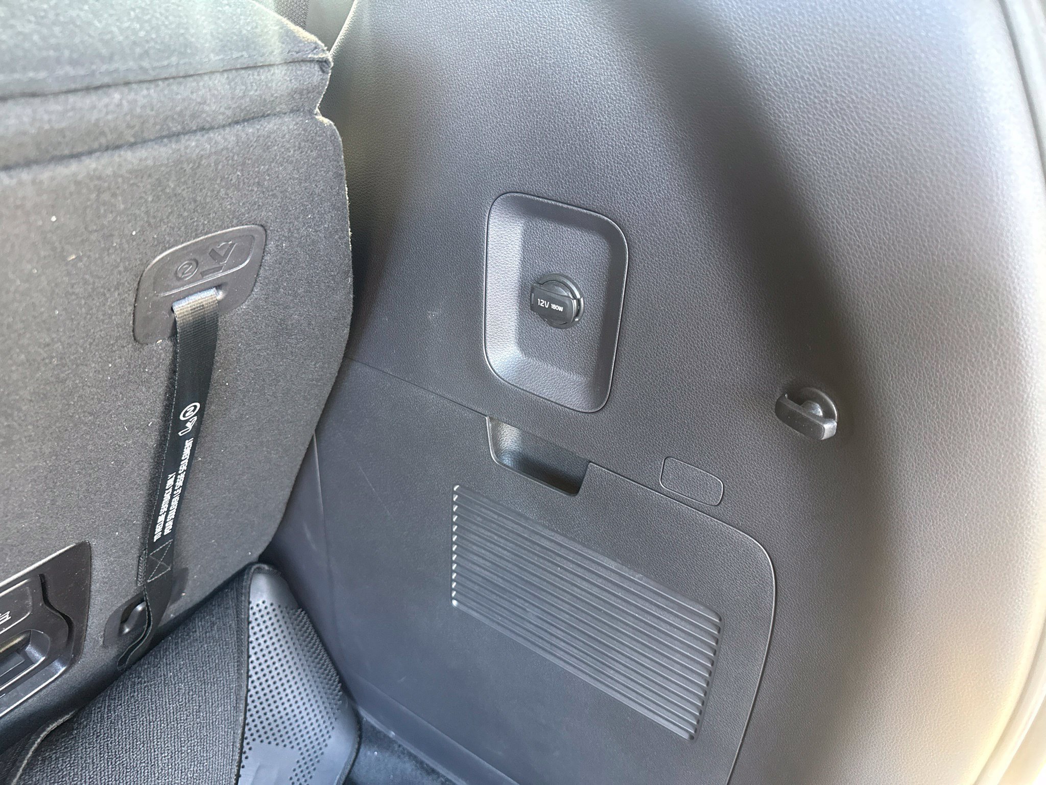 Used 2024 Kia Carnival LX FWD image 15