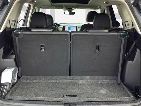 New 2026 Volkswagen Atlas SE image 14