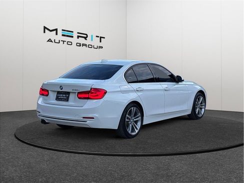 Used 2018 BMW 330i Sedan w/ Convenience Package image 9